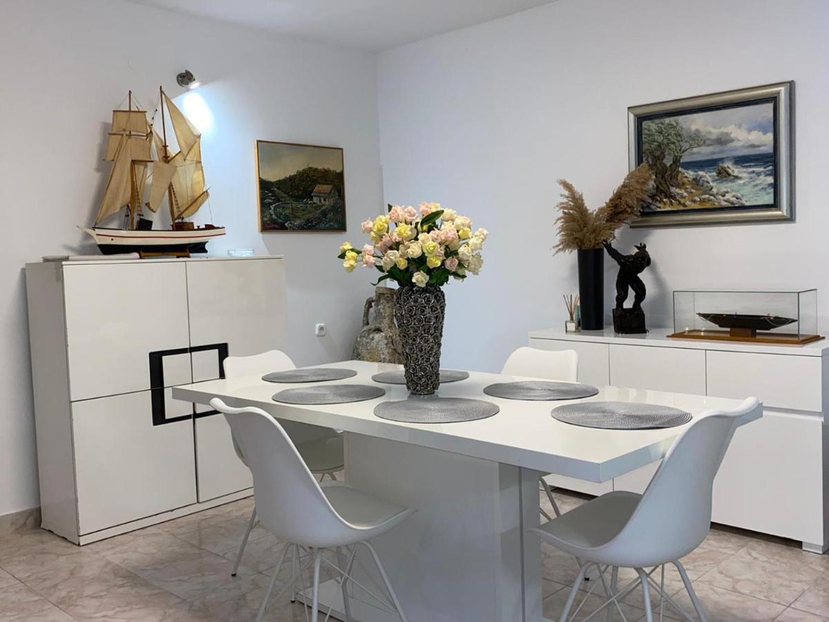 Beach Apartments Mika Локва-Рогозниця Екстер'єр фото