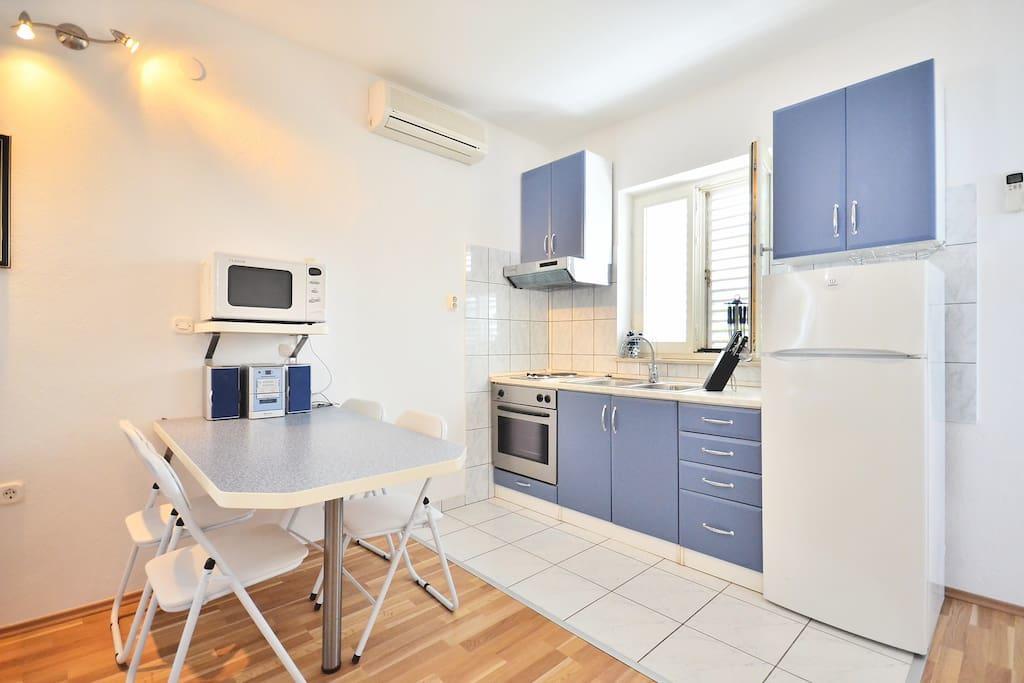 Beach Apartments Mika Локва-Рогозниця Екстер'єр фото